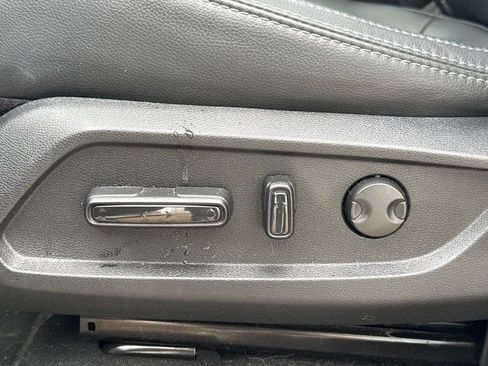 Used 2024 Honda Pilot Touring image 16