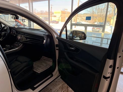 Used 2022 Audi Q7 3.0T Premium Plus image 21