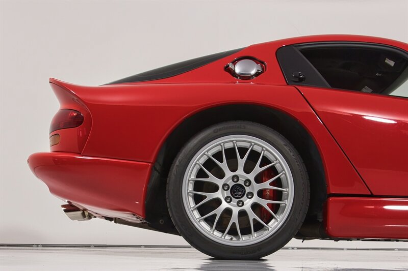 Used 2002 Dodge Viper GTS RWD image 14
