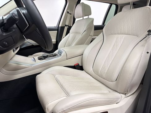 Used 2025 BMW X7 xDrive40i image 5