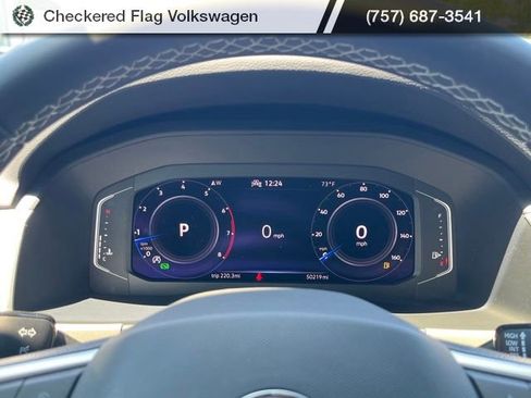 Used 2022 Volkswagen Atlas Cross Sport SE FWD image 33