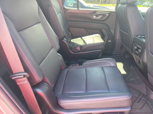 Used 2023 Chevrolet Tahoe Z71 w/ Z71 Off-Road Package AWD/4WD image 16