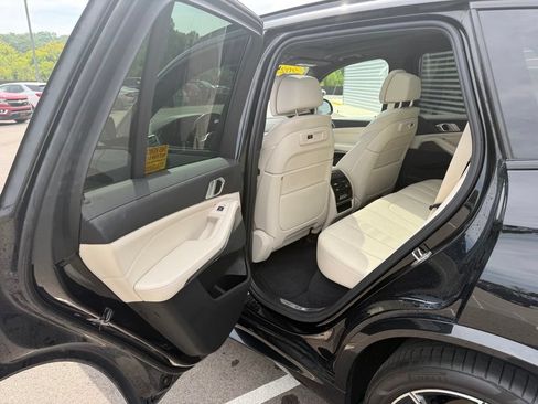 Used 2022 BMW X5 xDrive40i w/ M Sport Package AWD/4WD image 18