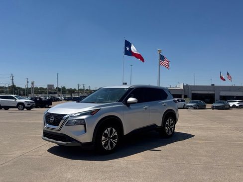 Used 2023 Nissan Rogue SV FWD image 10