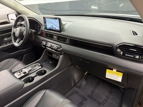 Used 2025 Honda Pilot Touring image 30