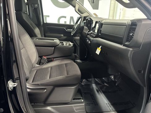 New 2026 GMC Sierra 1500 SLE image 27