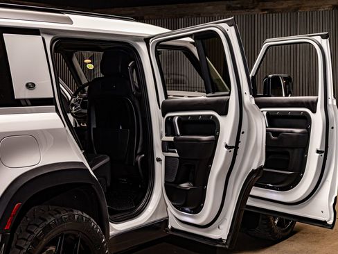 Used 2022 Land Rover Defender 110 X-Dynamic HSE image 28