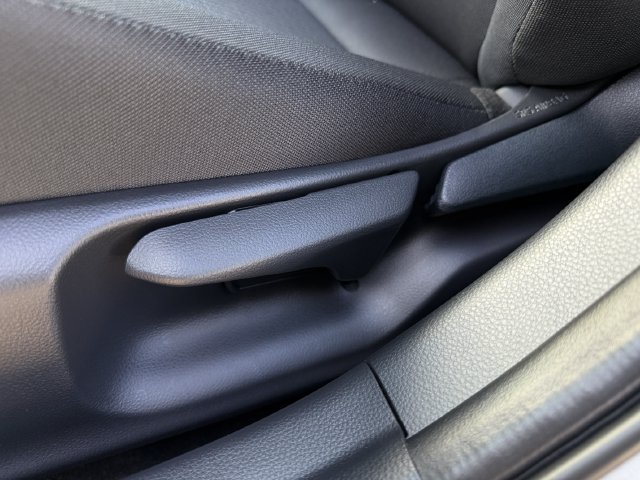 New 2027 Toyota Prius LE FWD image 22