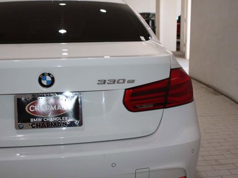 Used 2018 BMW 330e w/ M Sport Package image 7