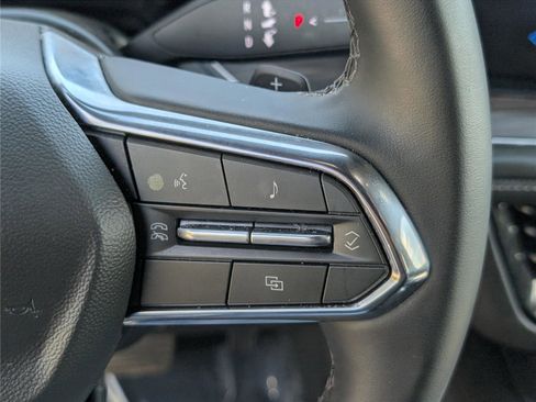 Used 2025 Chevrolet Suburban Z71 image 25