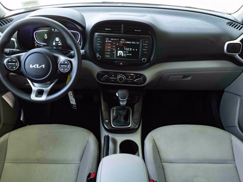 Used 2025 Kia Soul LX FWD image 25