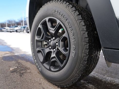 Used 2022 Jeep Cherokee Trailhawk w/ Premium Leather Package image 32