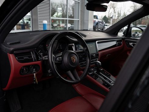 Used 2022 Porsche Macan S w/ Premium Package Plus image 26