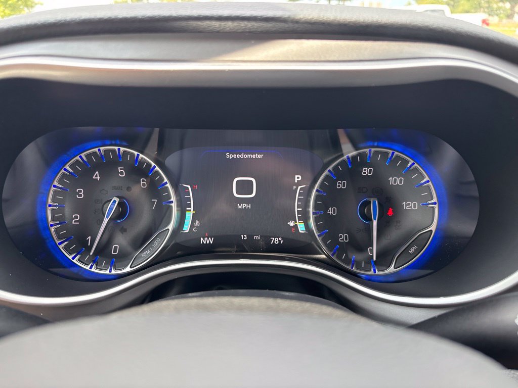 New 2027 Chrysler Pacifica Select FWD image 39