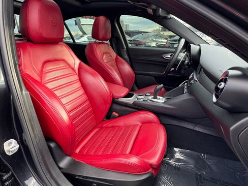 Used 2022 Alfa Romeo Giulia Veloce image 33