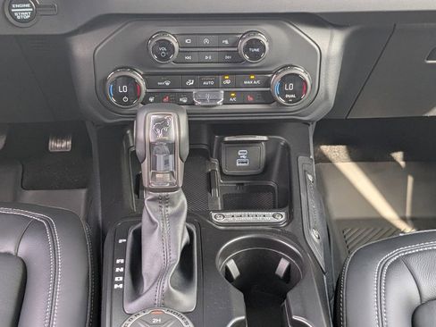 New 2025 Ford Bronco Outer Banks image 22
