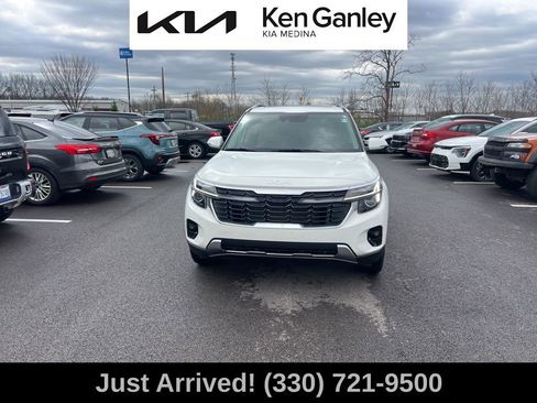 Certified 2024 Kia Seltos EX image 2