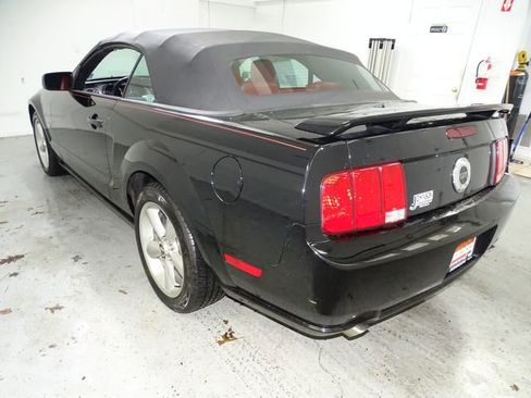 Used 2006 Ford Mustang GT Premium image 14