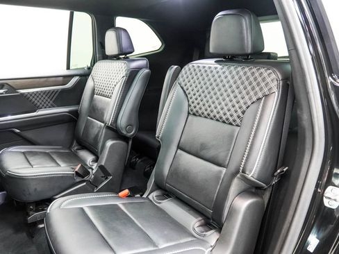 Used 2024 GMC Acadia Denali w/ LPO, Floor Liner Package AWD/4WD image 16