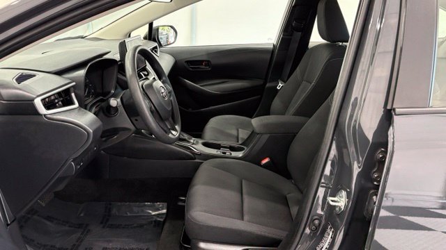 Used 2025 Toyota Corolla LE FWD image 11