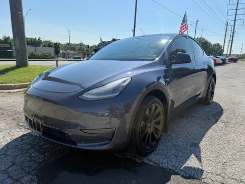 Used 2023 Tesla Model Y Long Range AWD/4WD image 9