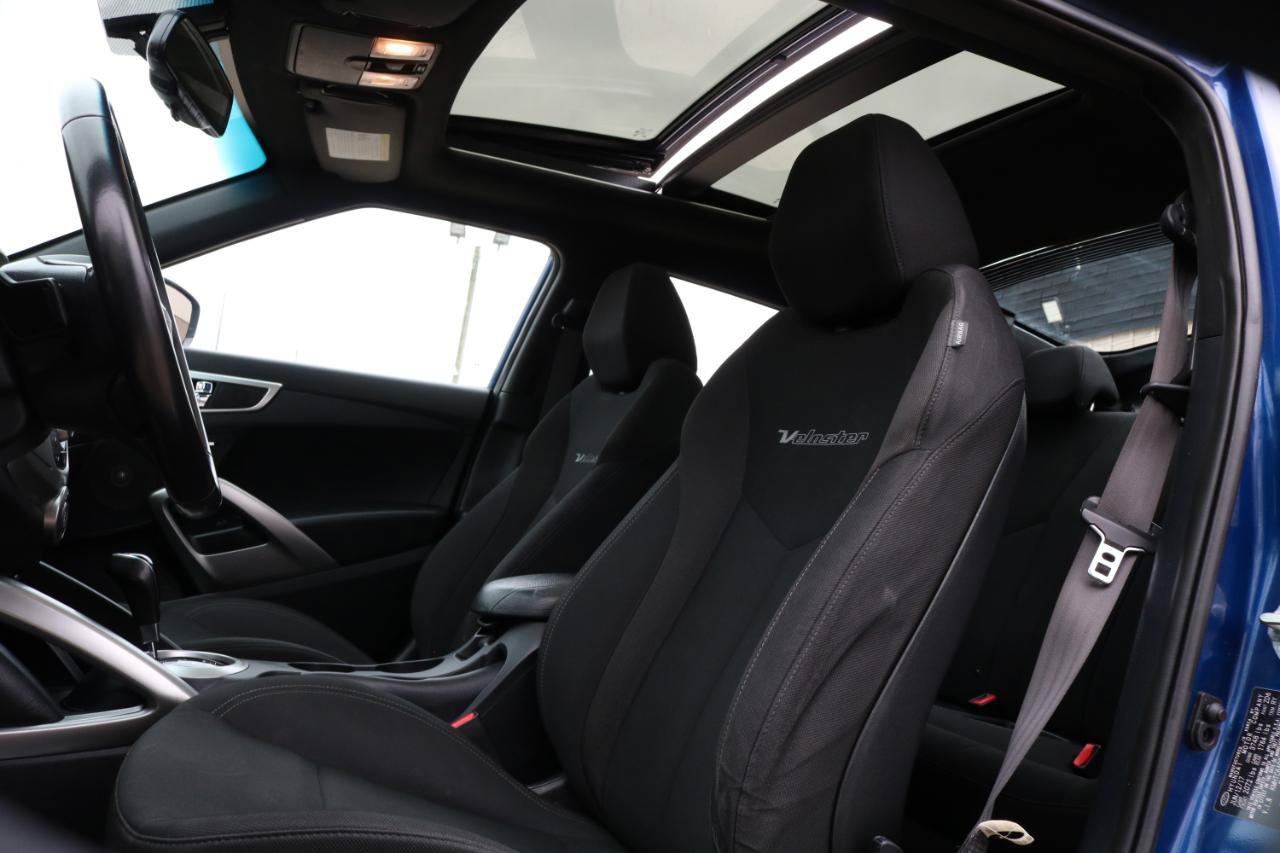 Used 2017 Hyundai Veloster Value Edition FWD image 18