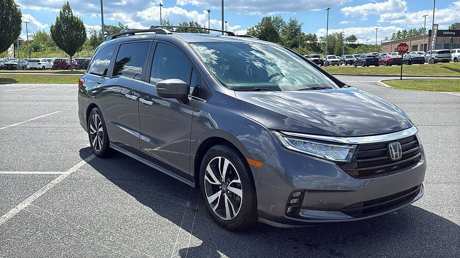 Used 2022 Honda Odyssey Touring image 1