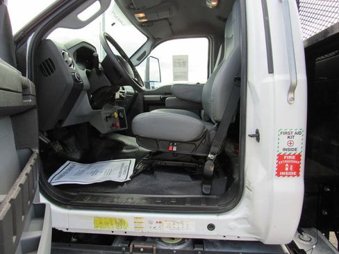 Used 2022 Ford F750 2WD Regular Cab Super Duty image 21