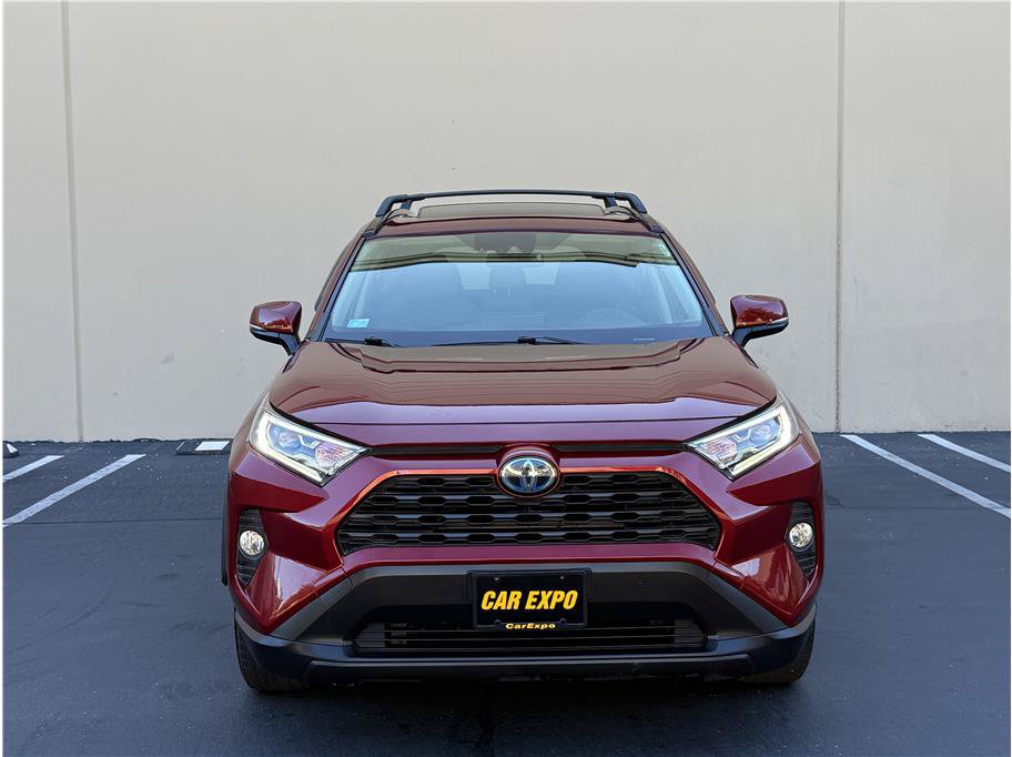 Used 2020 Toyota RAV4 XLE w/ Convenience Package AWD/4WD image 2