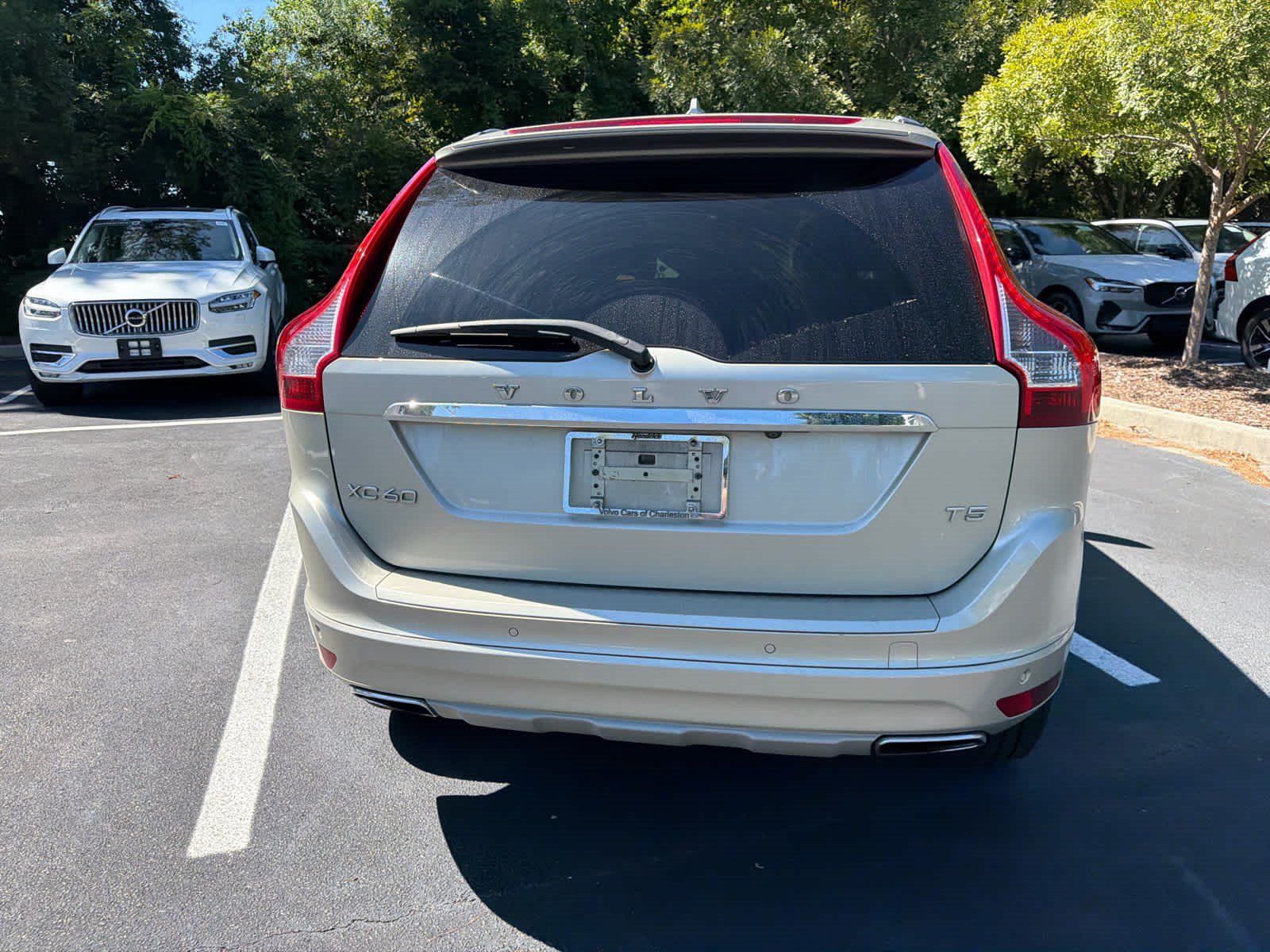 Used 2017 Volvo XC60 T5 Inscription w/ Preferred Option Package FWD image 13