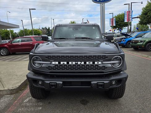 New 2025 Ford Bronco Badlands image 2