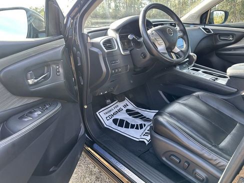 Used 2018 Nissan Murano Platinum image 11