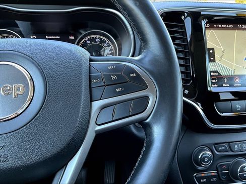 Used 2019 Jeep Cherokee Limited AWD/4WD image 16