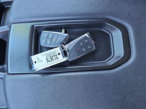 Used 2025 GMC Sierra 1500 Elevation image 37