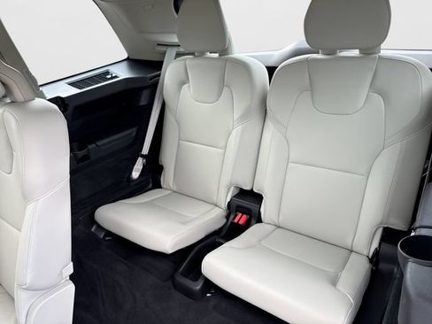 Certified 2025 Volvo XC90 T8 Plus w/ Protection Package AWD/4WD image 29