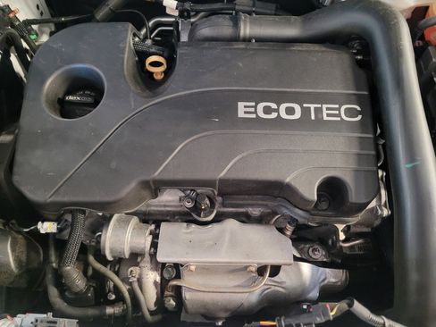 Used 2021 Chevrolet Equinox LT FWD image 30