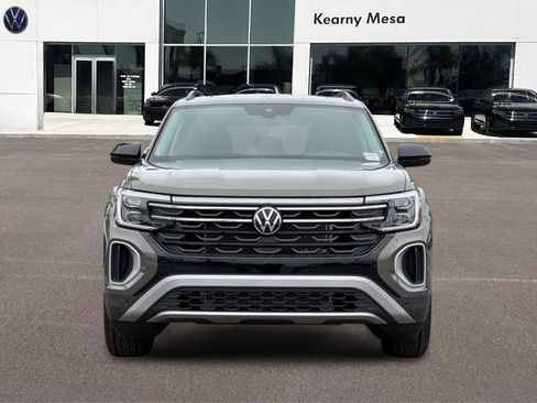 New 2025 Volkswagen Atlas Peak Edition SE image 9