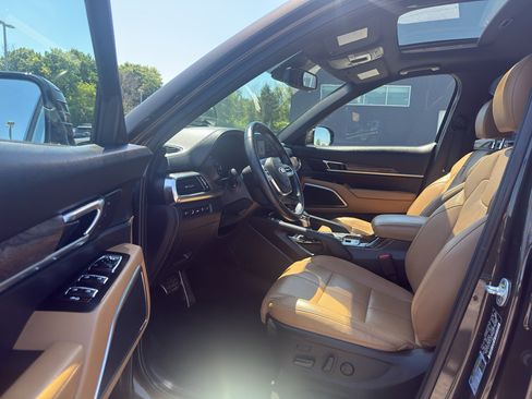 Used 2021 Kia Telluride SX w/ Towing Package FWD image 11