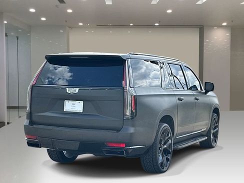 Used 2021 Cadillac Escalade ESV Sport w/ LPO, Illumination Package AWD/4WD image 4