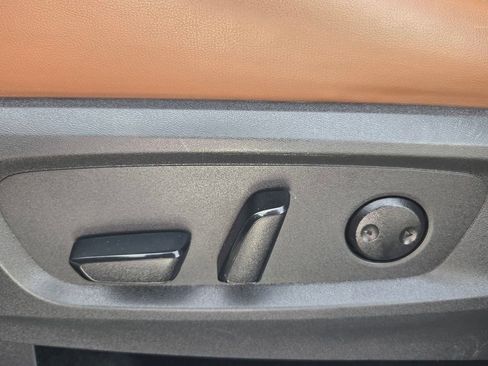 Used 2022 Nissan Pathfinder Platinum w/ Cargo Package image 14