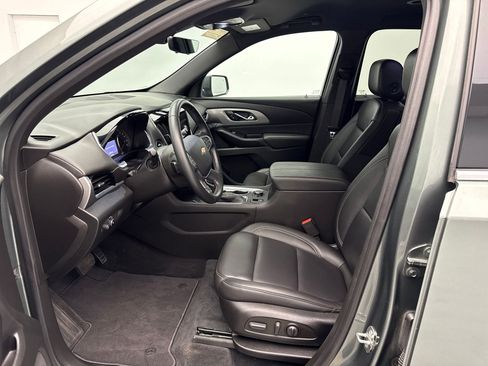 Used 2023 Chevrolet Traverse LT w/ LT Premium Package image 5