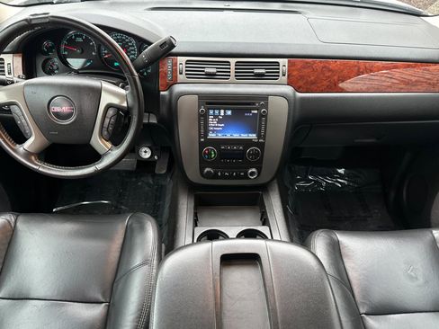 Used 2014 GMC Sierra 3500 SLT w/ SLT Convenience Package image 15