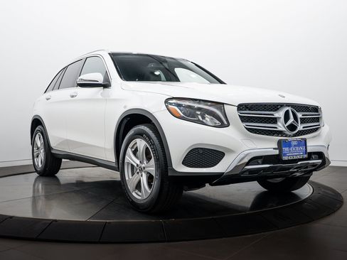 Used 2017 Mercedes-Benz GLC 300 4MATIC image 1
