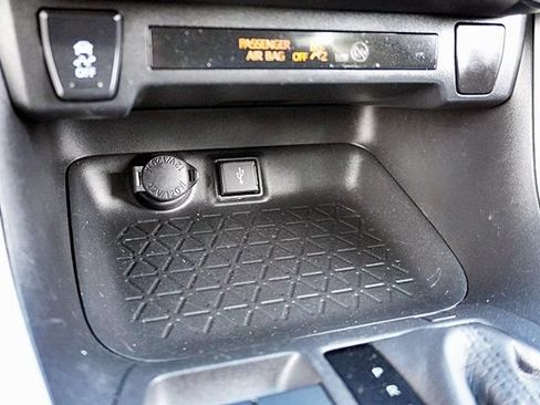 Used 2022 Toyota RAV4 LE FWD image 29