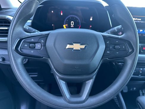Used 2025 Chevrolet TrailBlazer LT FWD image 23