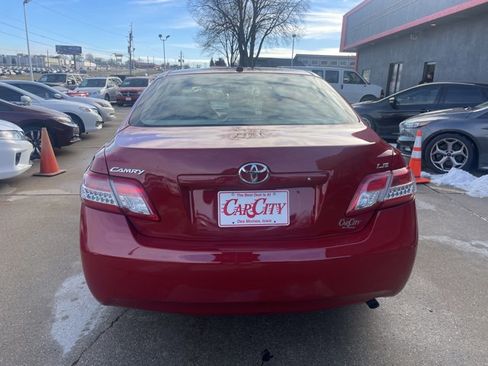 Used 2011 Toyota Camry LE FWD image 4