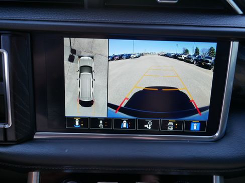 Used 2022 GMC Yukon XL Denali image 27