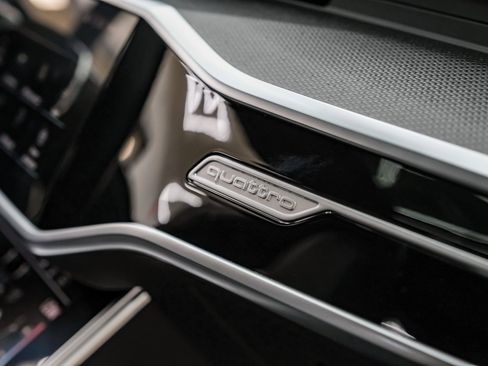 Used 2021 Audi RS 7 Sportback w/ Carbon Optic Package image 44