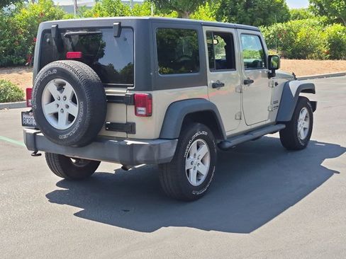 Used 2018 Jeep Wrangler Unlimited Sport S AWD/4WD image 5