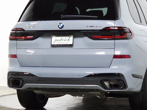 Used 2026 BMW X7 xDrive40i w/ M Sport Package AWD/4WD image 13